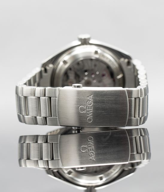 Omega Planet Ocean 232.30.42.21.01.001 Image 3